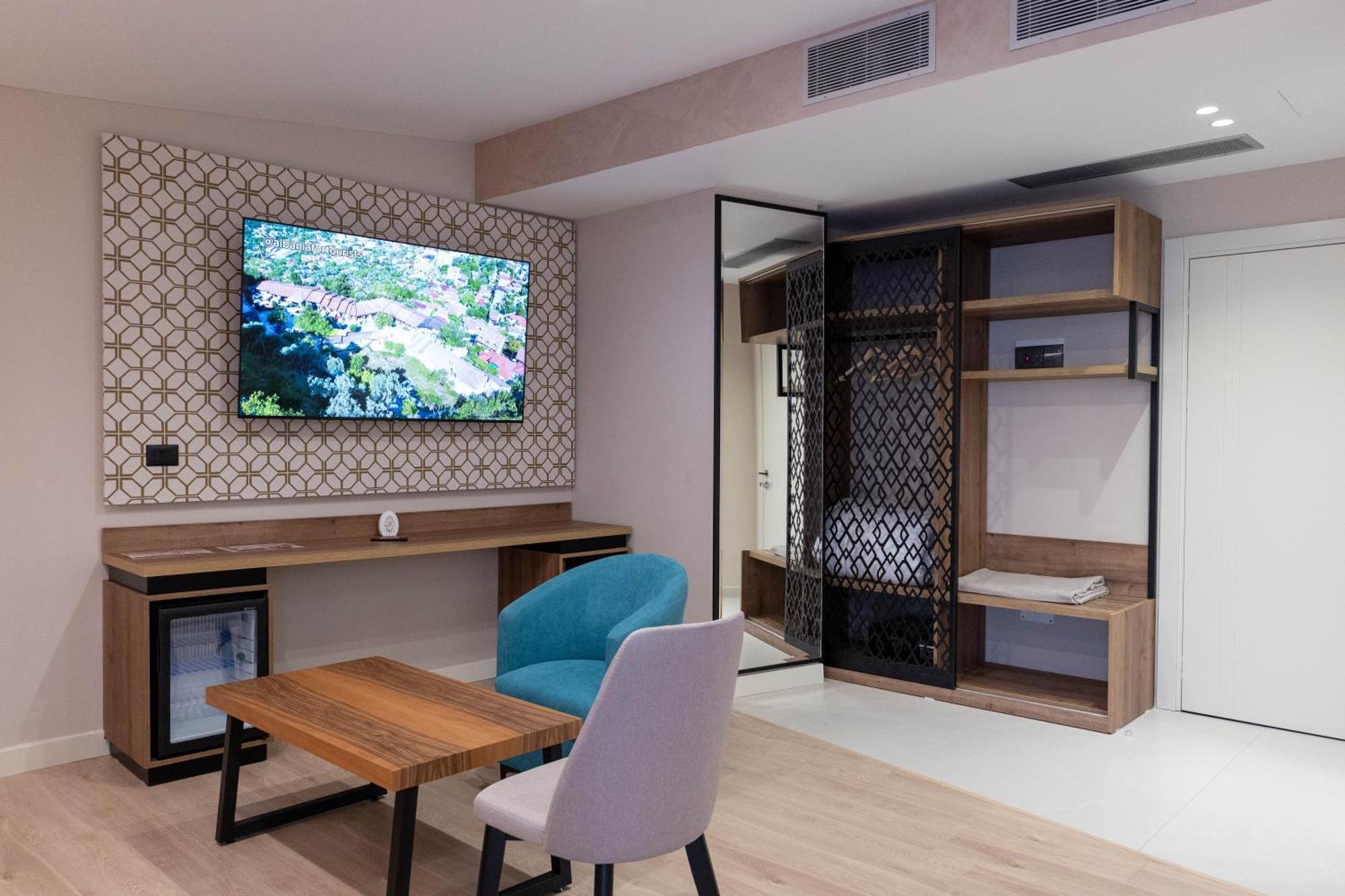 Hotel Dior Kruje Luaran gambar